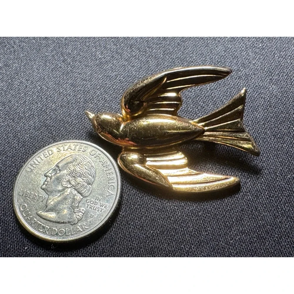Vintage Coro Gold Tone Swallow Bird Brooch Pin Mid Century Figural Jewelry